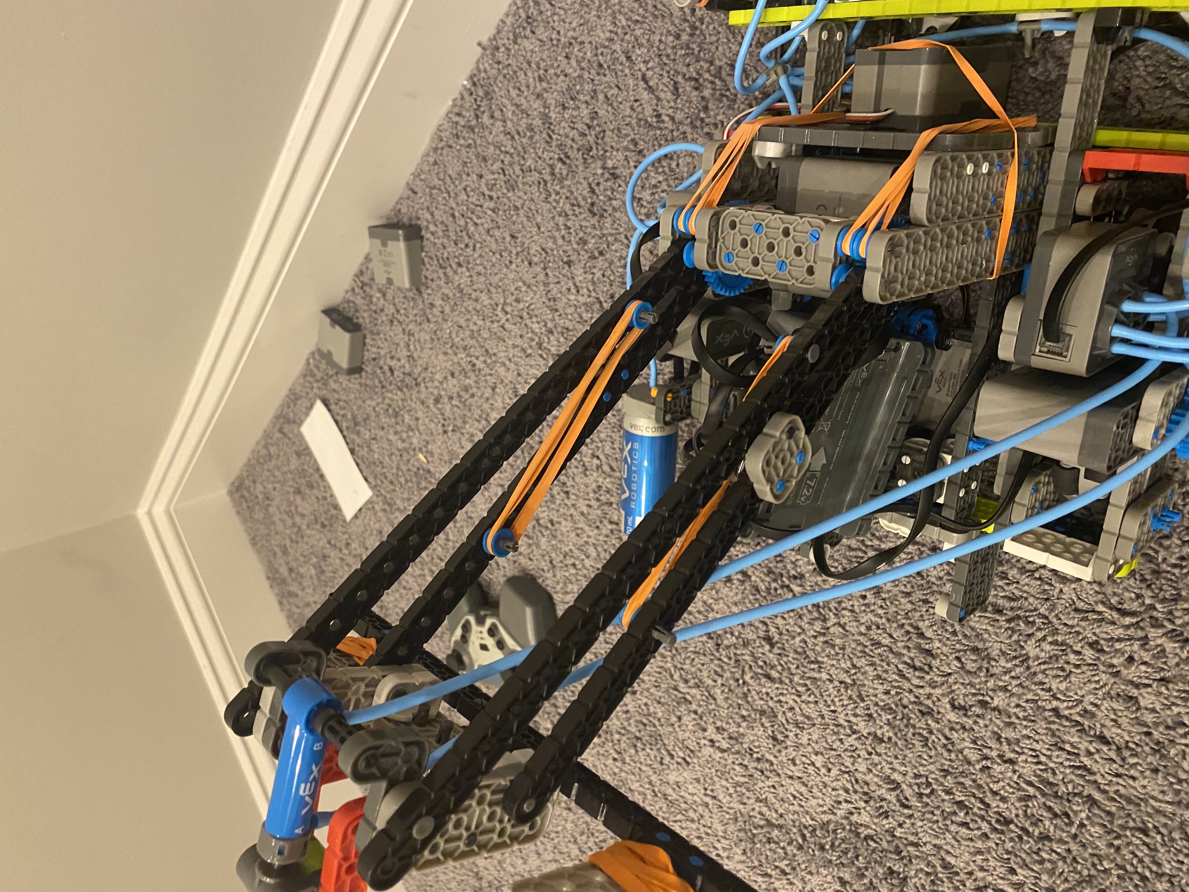 Beam arm four-bar lift